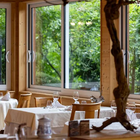 Ramstein - Restaurant - Piscine Et Jacuzzi Interieur Scherwiller