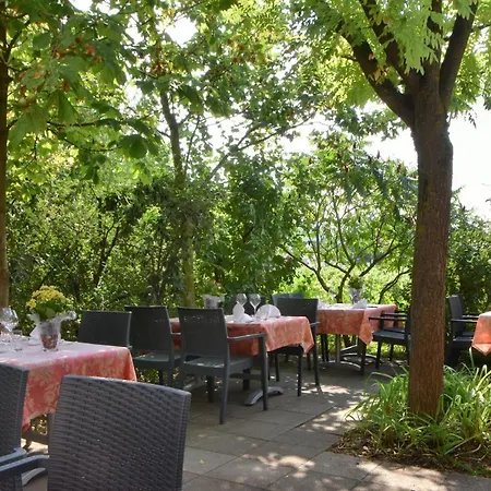 Ramstein - Restaurant - Piscine Et Jacuzzi Interieur 호텔
